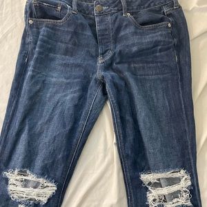 AE tomgirl jeans dark wash distressed